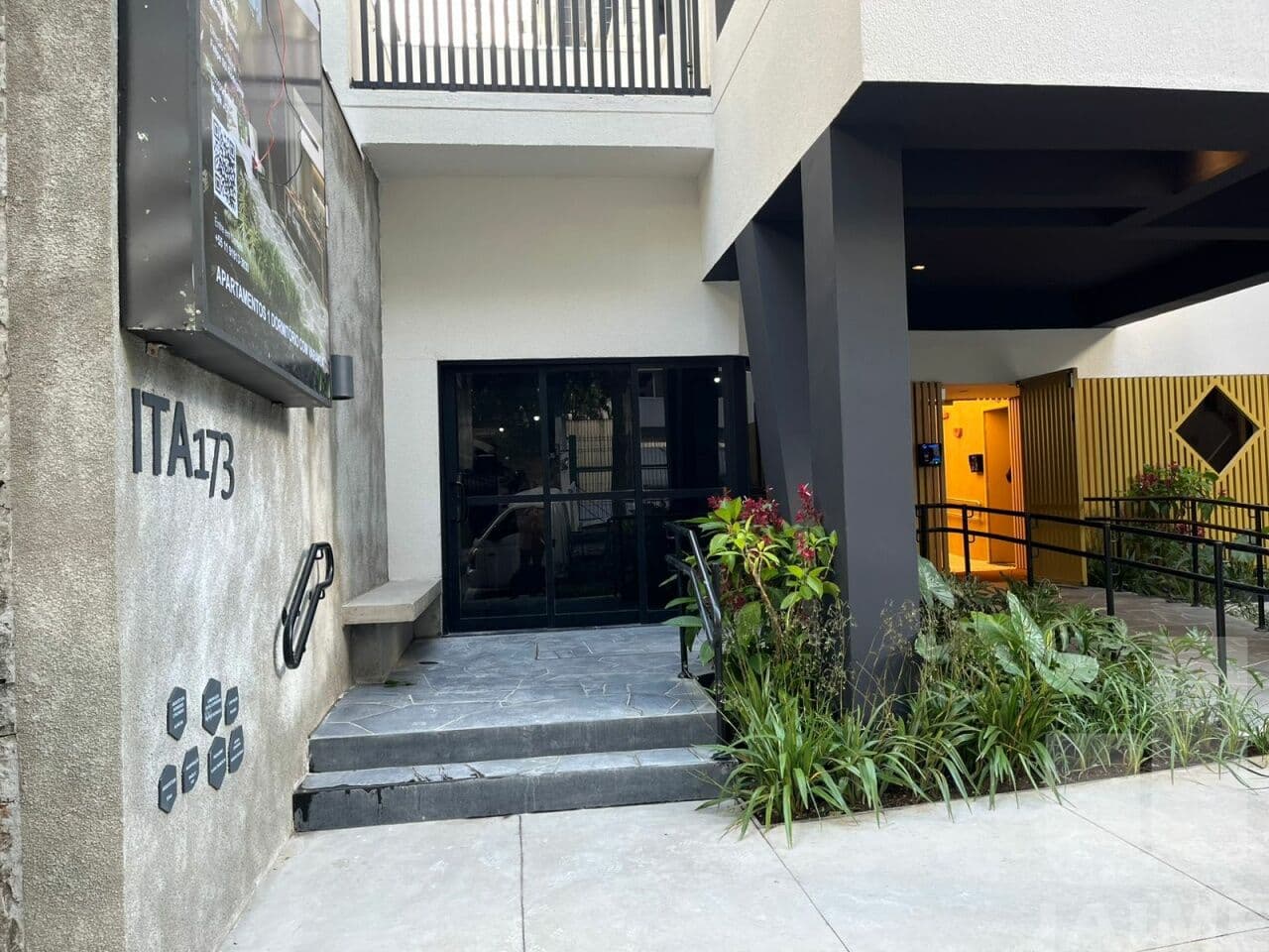 Comercial de 1 dormitório na R Itacolomi — Higienópolis, São Paulo - foto 2