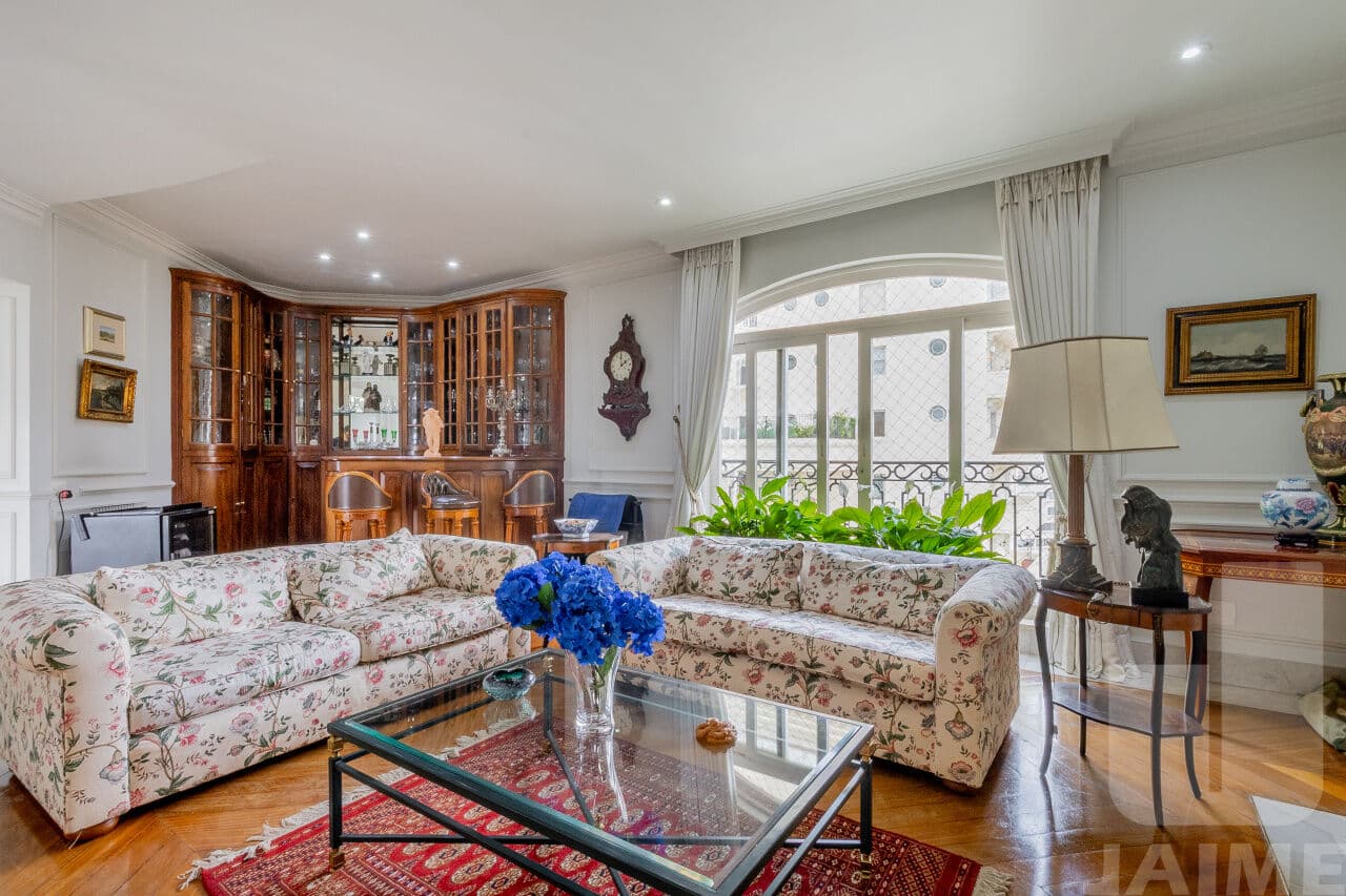 Apartamento em Cerqueira César