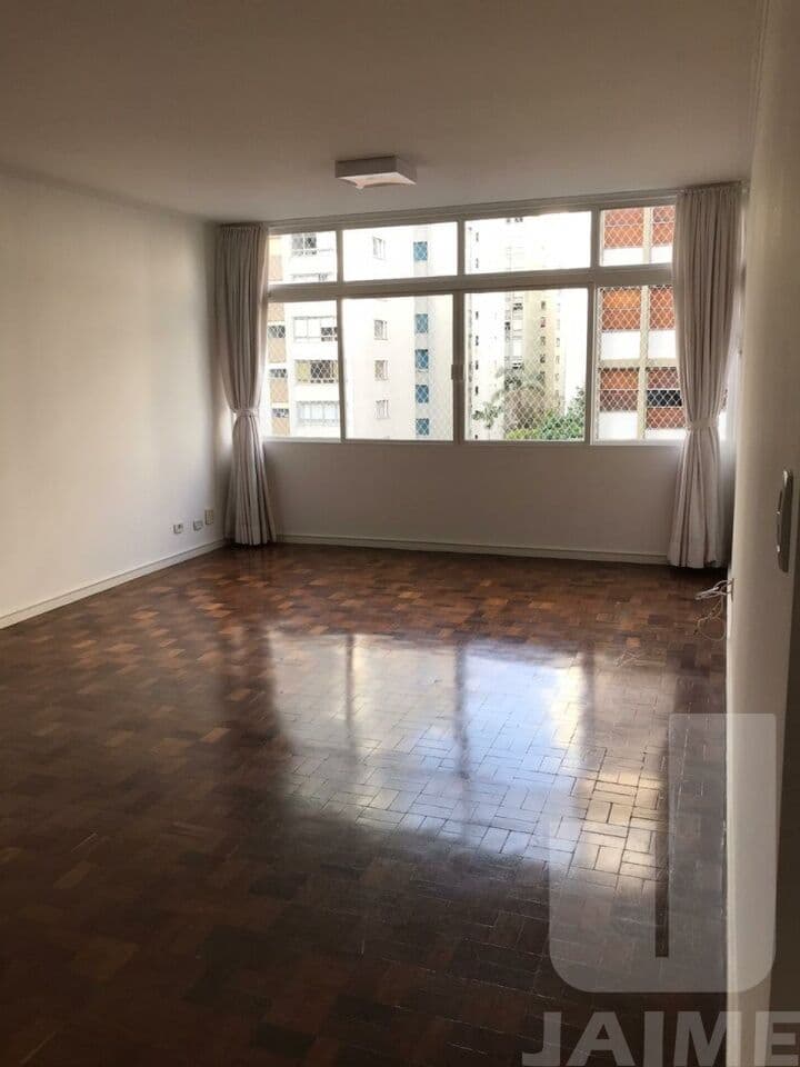 Apartamento de 2 dormitórios na R Itacolomi — Higienópolis, São Paulo