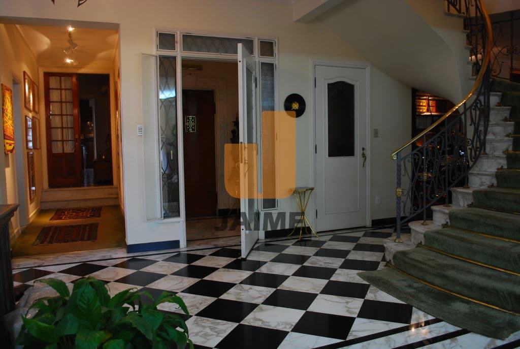 Apartamento de 4 dormitórios na R Treze de Maio — Bela Vista, São Paulo