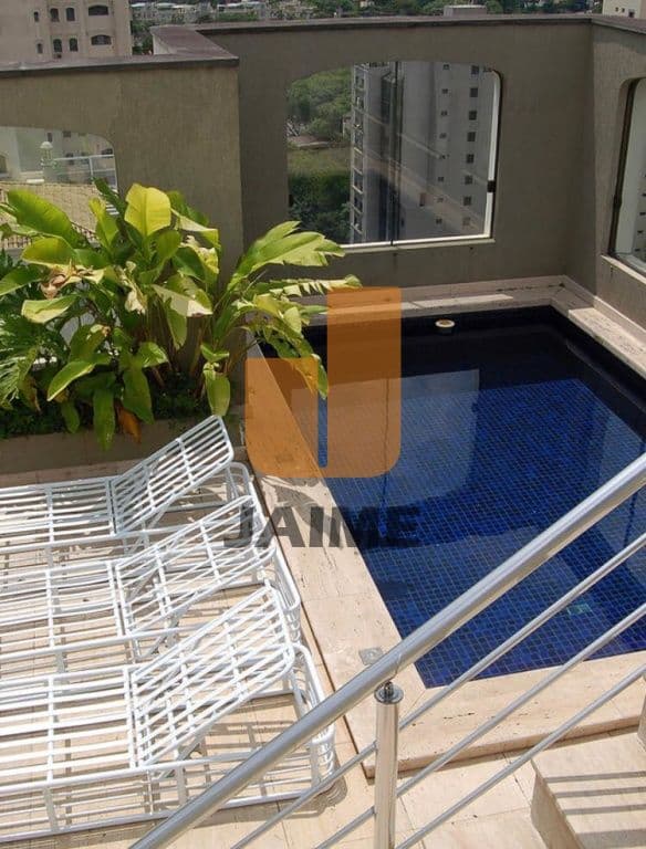 Apartamento em Alto de Pinheiros