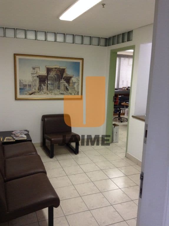 Comercial na R Conselheiro Brotero — Higienópolis, São Paulo