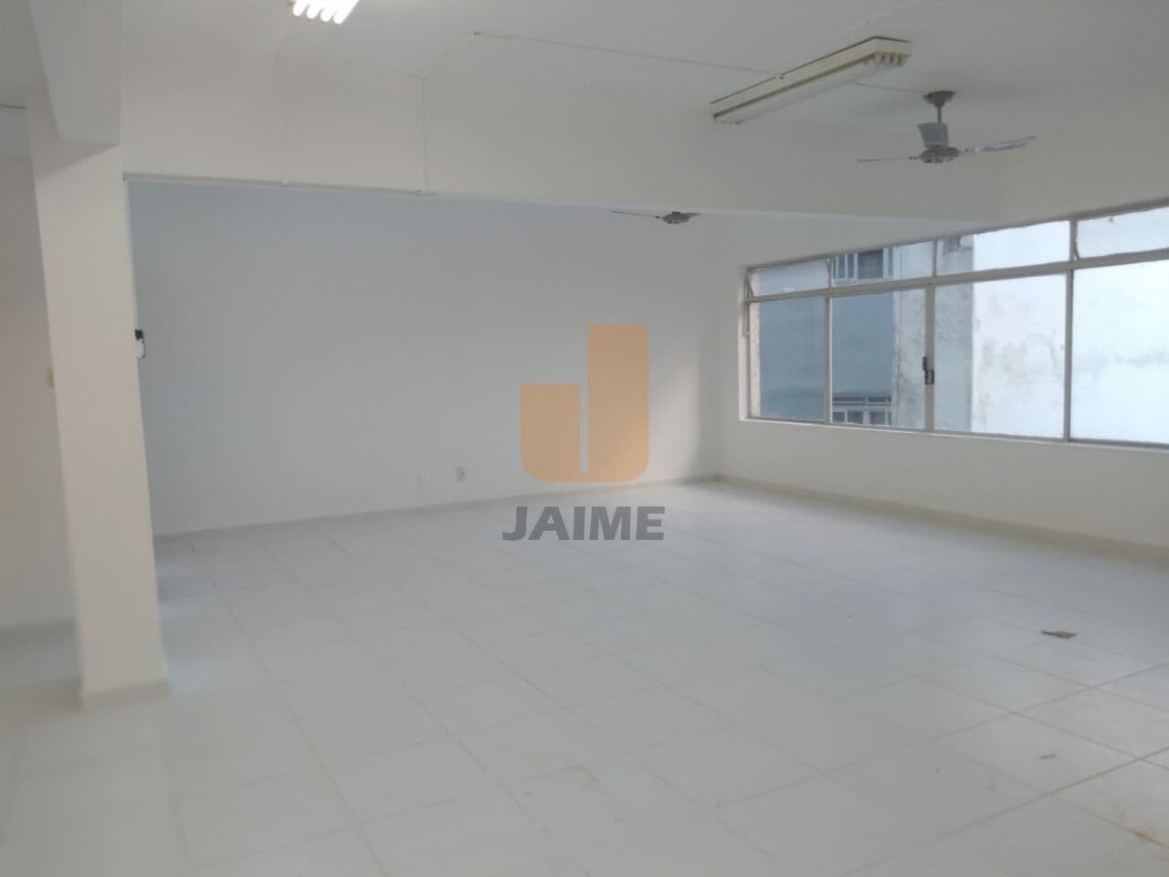 Comercial na R Maria Antônia — Santa Cecília, São Paulo