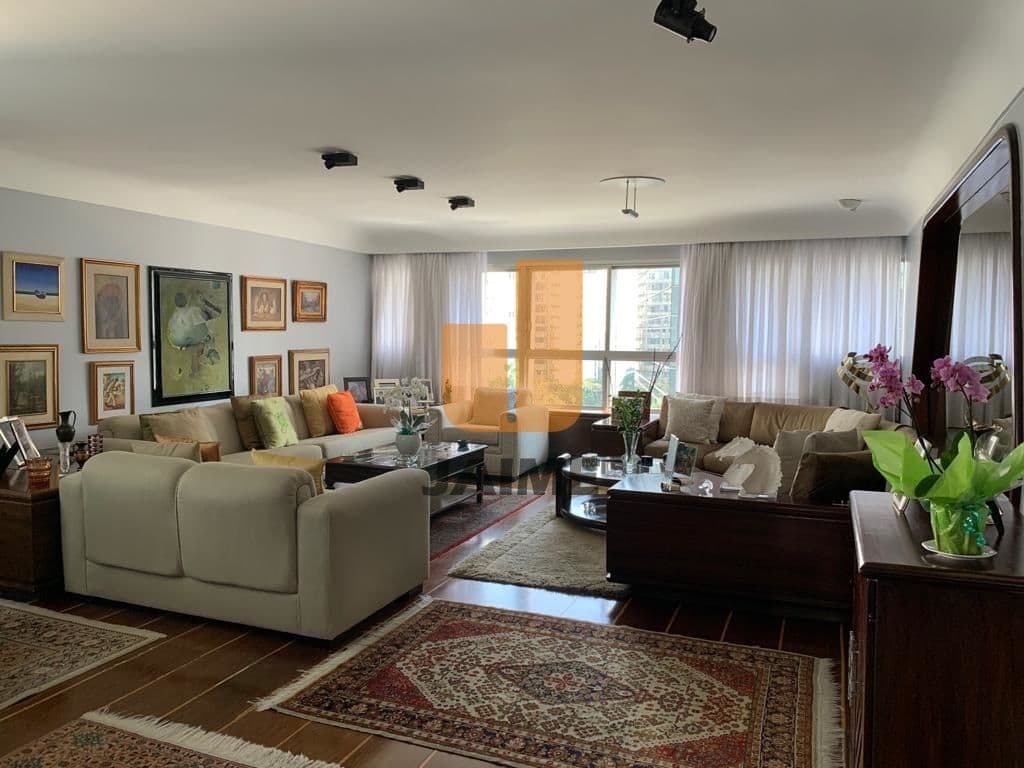 Apartamento em Itaim Bibi