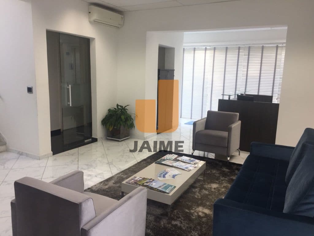 Comercial na AV Pacaembu — Pacaembu, São Paulo