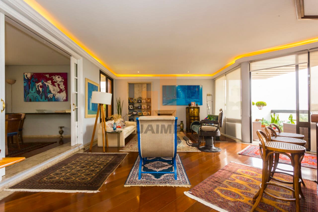 Apartamento de 3 dormitórios na R BAHIA — Higienópolis, São Paulo
