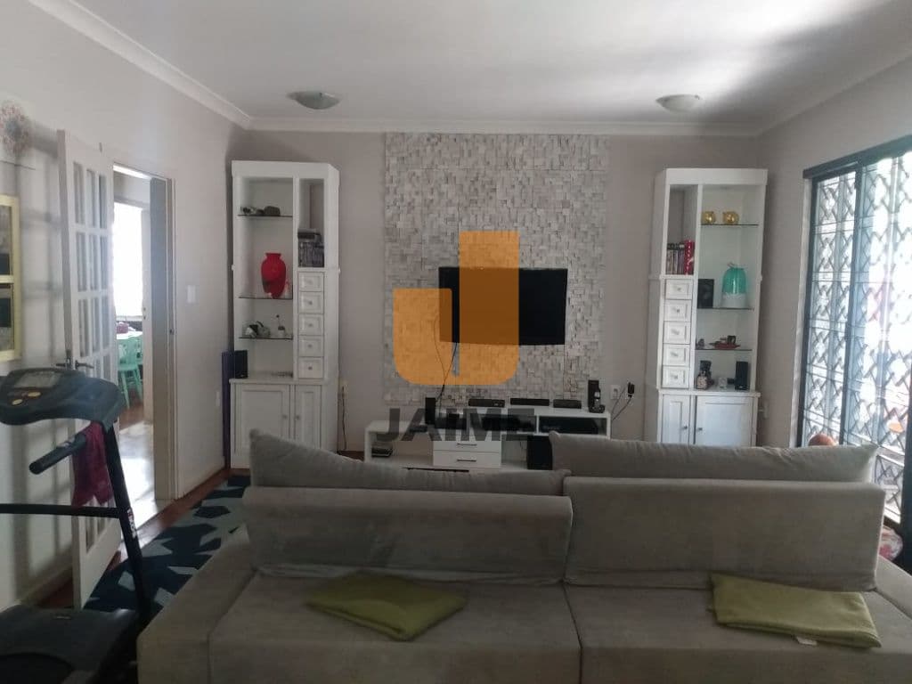 Casa de 4 dormitórios na R Cássio Martins Vilaça — Pacaembu, São Paulo - foto 2