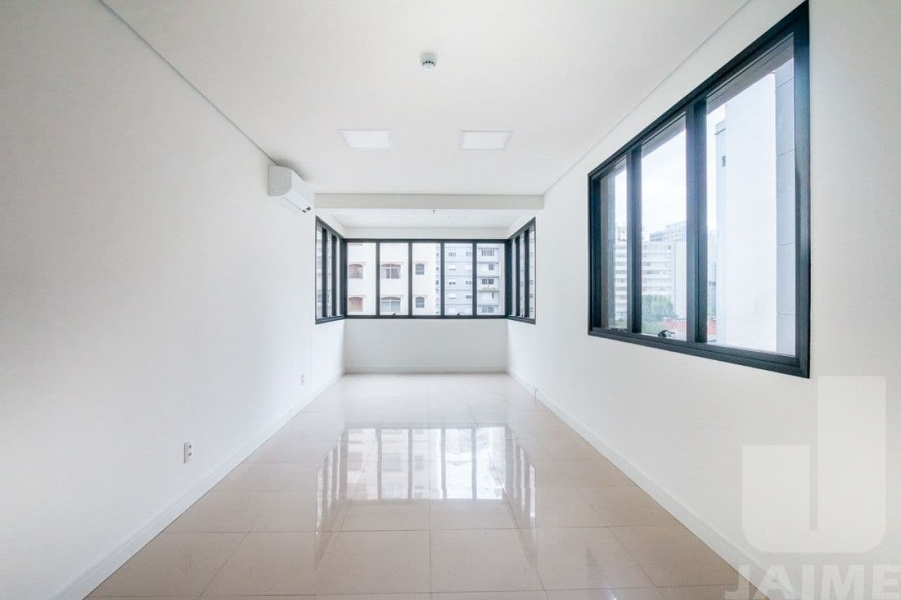 Comercial na R Conselheiro Brotero — Higienópolis, São Paulo