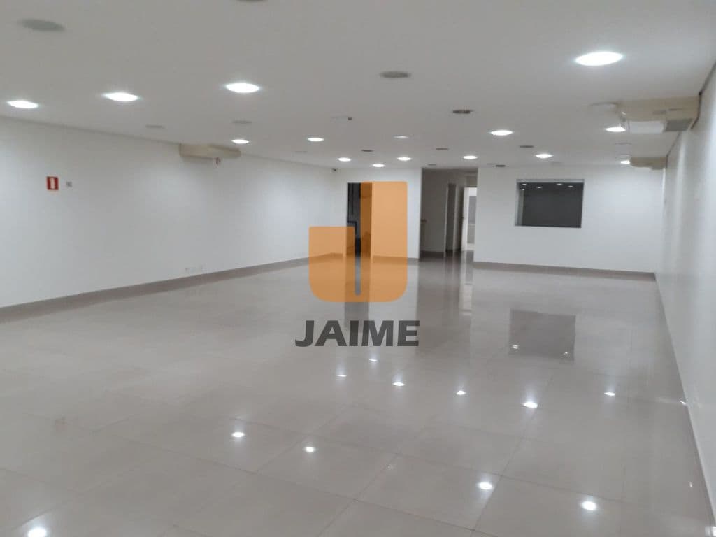 Comercial na R Diogo Vaz — Cambuci, São Paulo