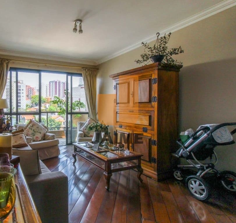Apartamento em Jardim das Bandeiras