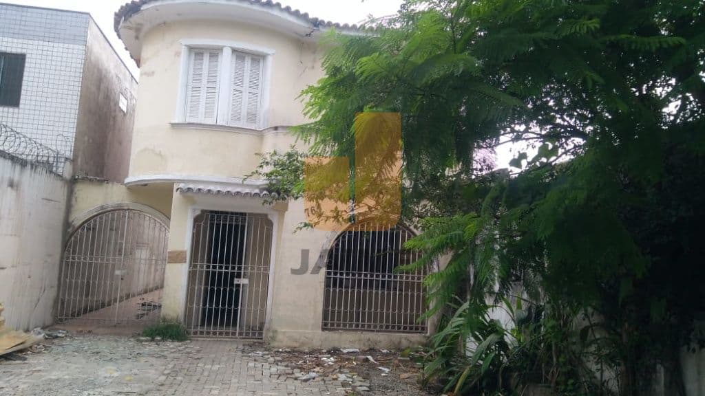 Casa de 4 dormitórios na AV Dom Pedro I — Vila Monumento, São Paulo