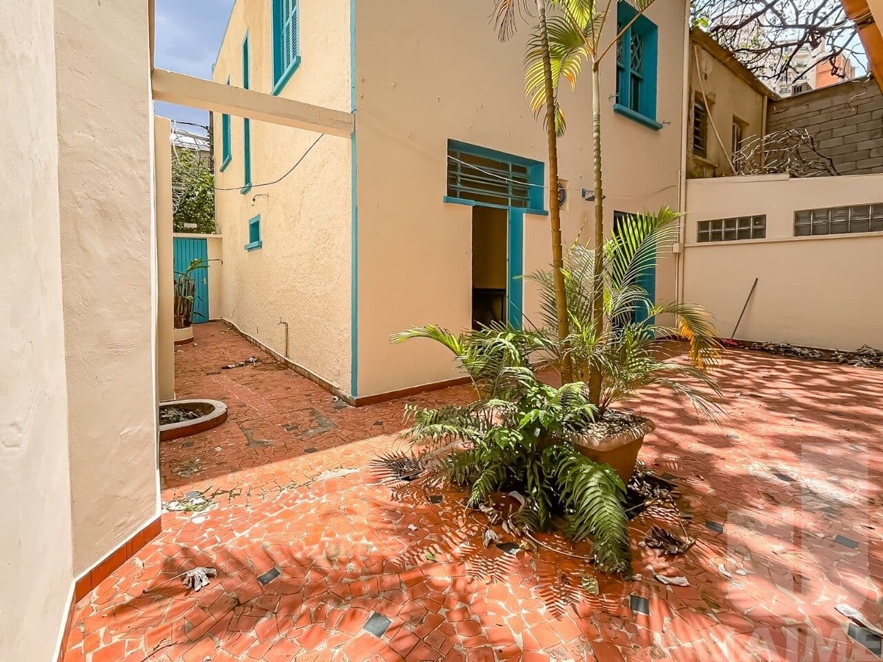Casa de 3 dormitórios na R Tinhorão — Higienópolis, São Paulo