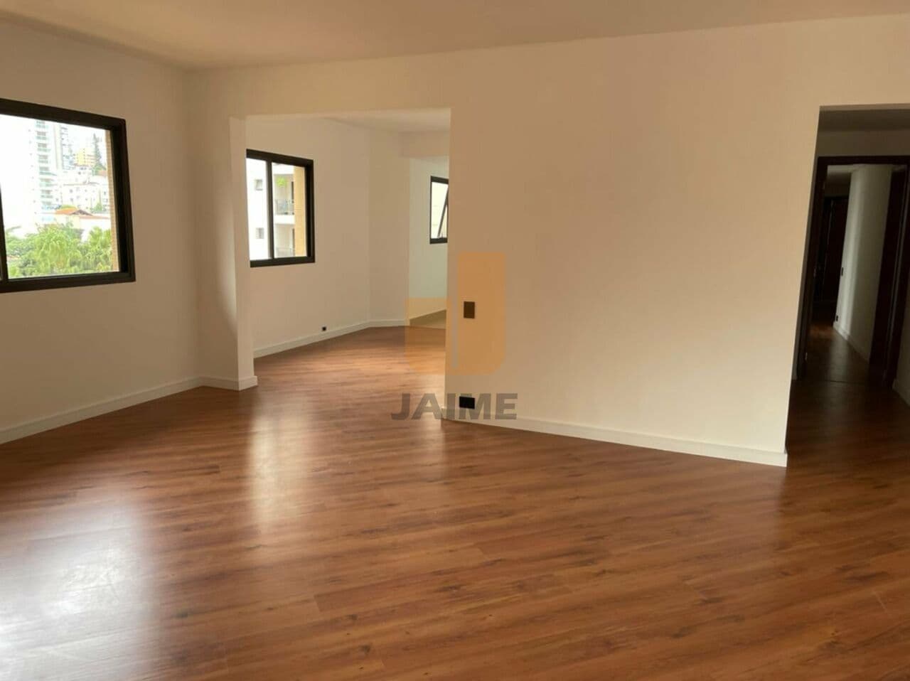 Apartamento de 4 dormitórios na R Castro Alves — Aclimação, São Paulo