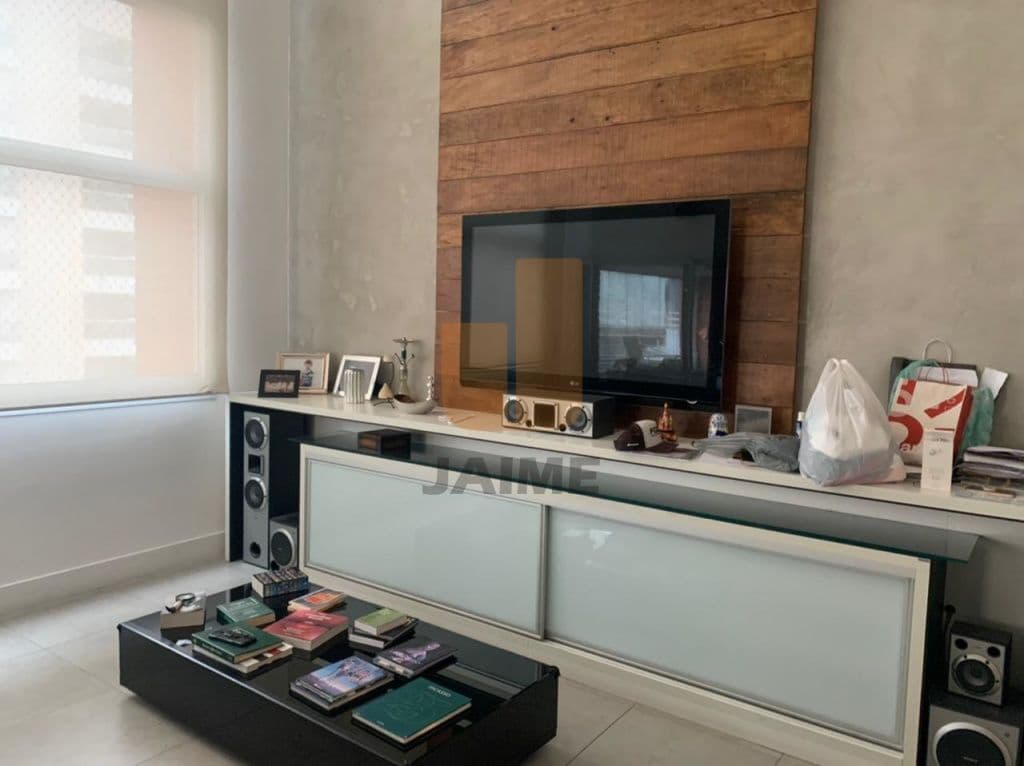Apartamento de 3 dormitórios na R Cristiano Viana — Cerqueira César, São Paulo