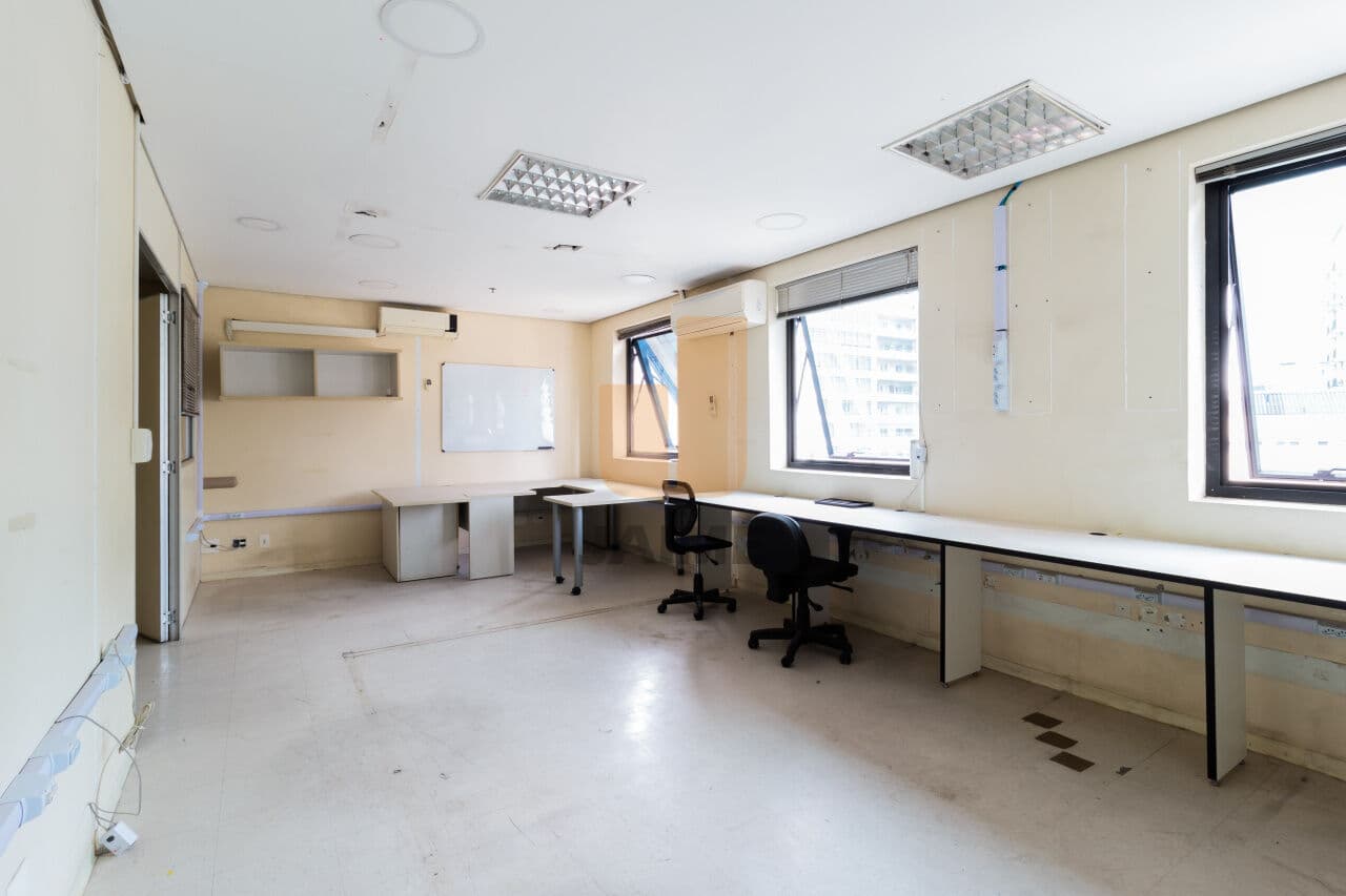 Comercial na R DOUTOR VEIGA FILHO — Higienópolis, São Paulo - foto 2
