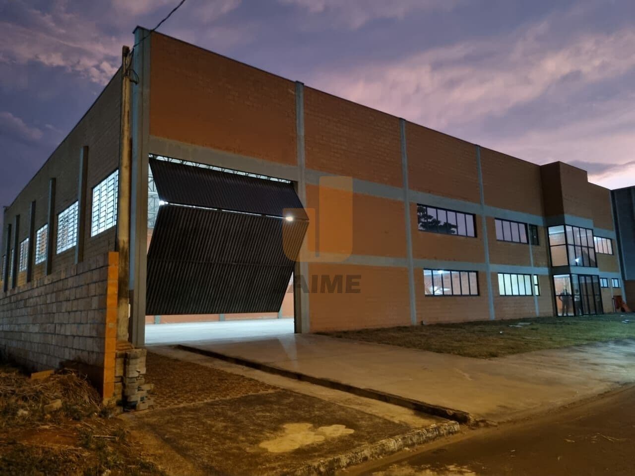 Comercial na ROD Washington Luiz — Jardim Anhangüera, São Paulo