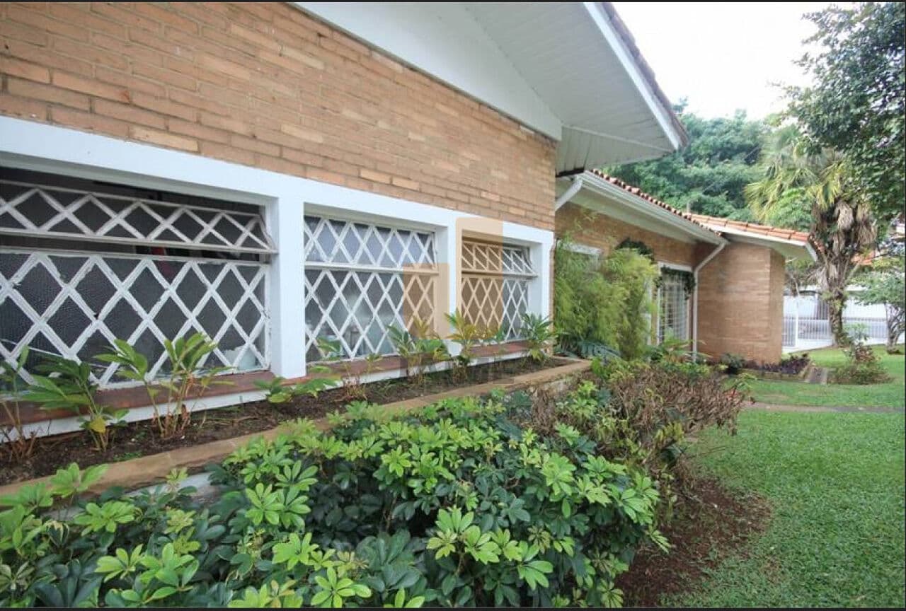 Casa de 3 dormitórios na R Bauru — Pacaembu, São Paulo - foto 2