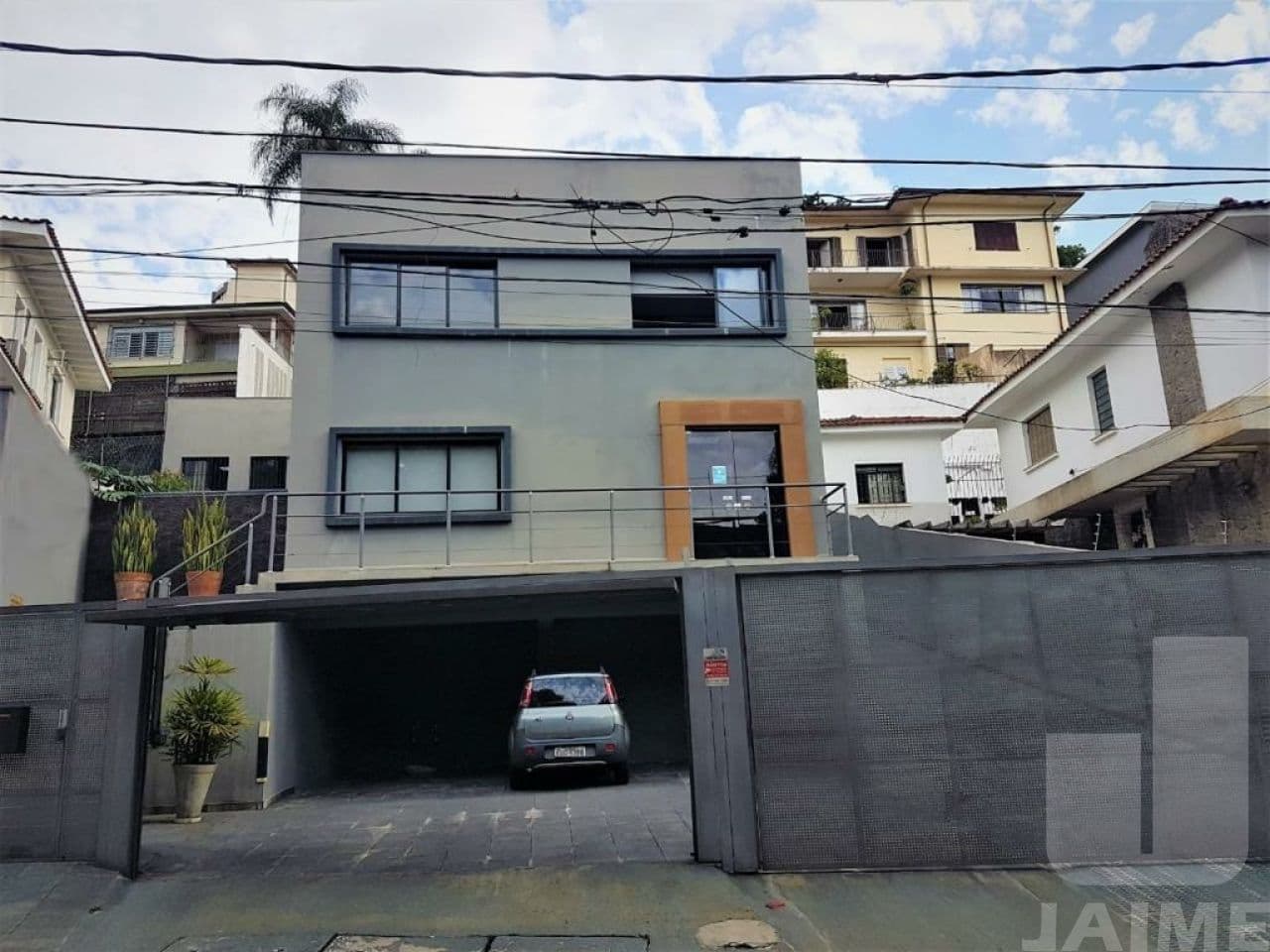 Casa de 3 dormitórios na R CAPIVARI — Pacaembu, São Paulo
