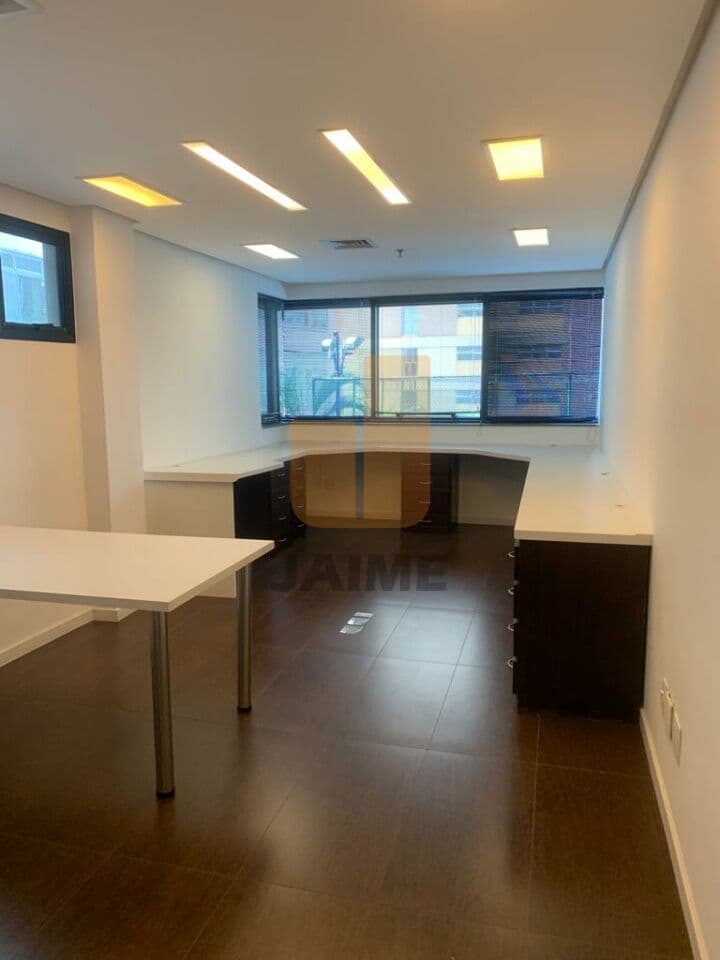 Comercial na R BARONESA DE ITU — Higienópolis, São Paulo