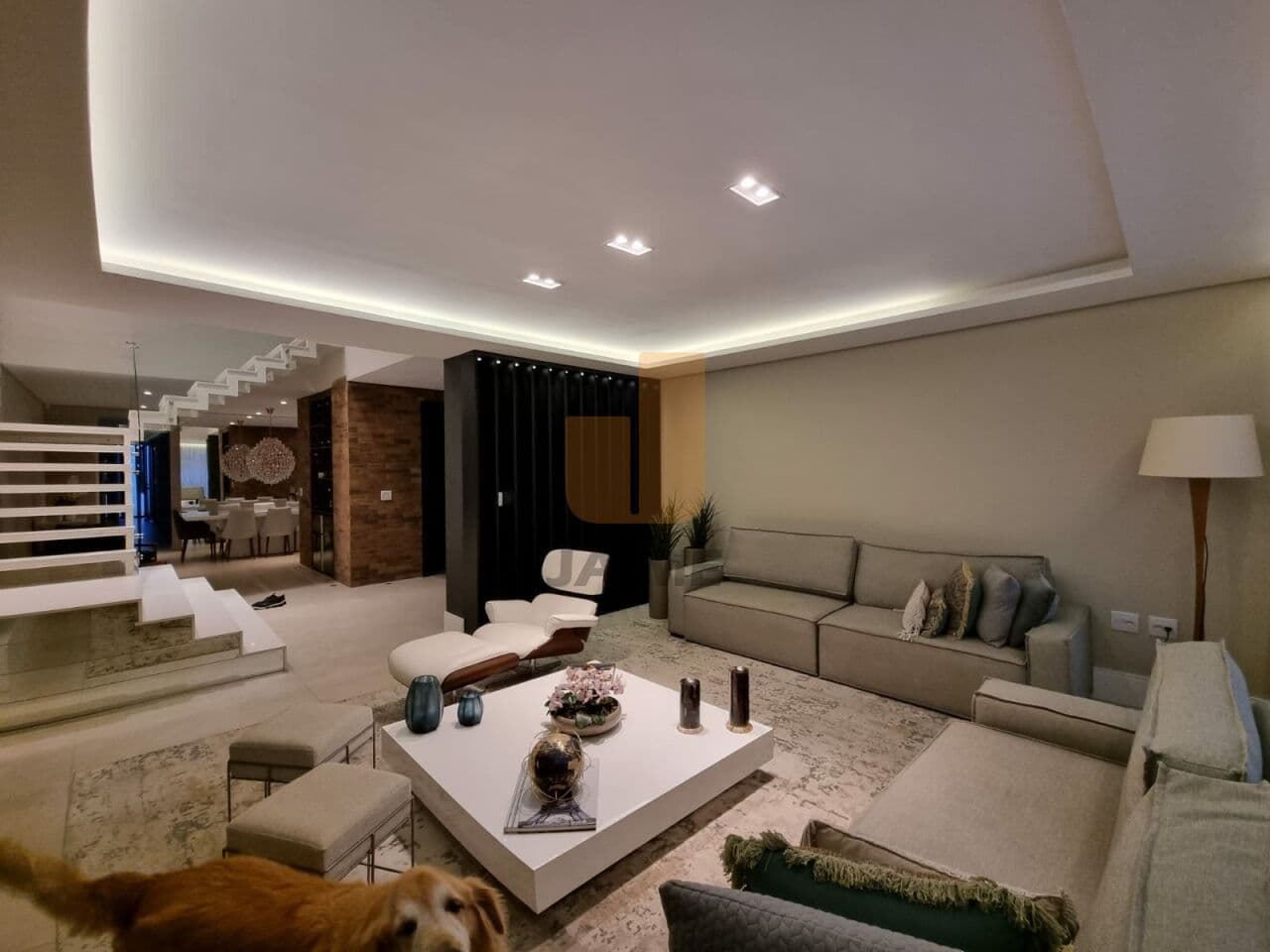 Casa de 4 dormitórios na R VENEZA — Jardim Paulista, São Paulo