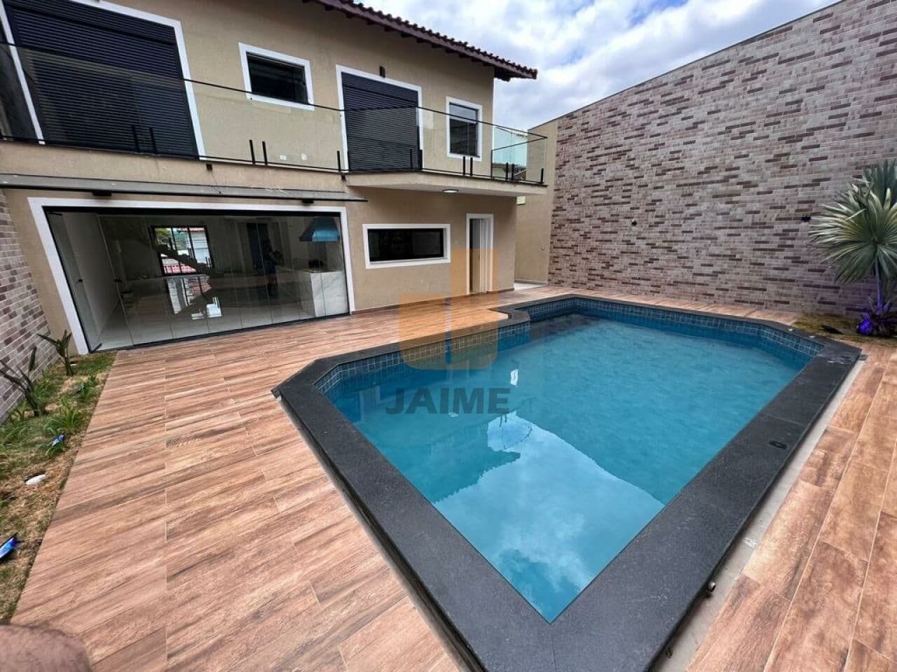 Casa de 3 dormitórios na R Cônego Ezequias — Vila Galvão, São Paulo - foto 2