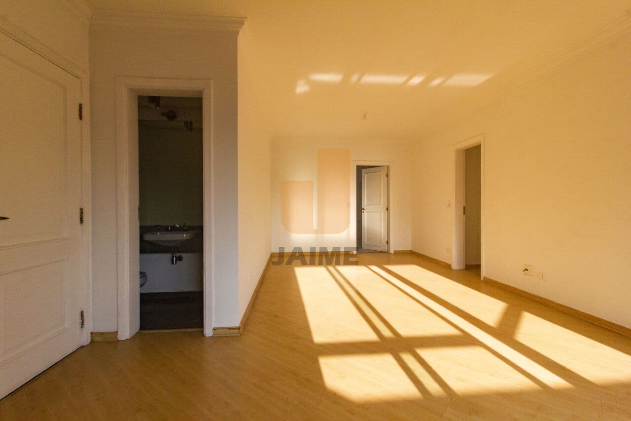 Apartamento de 3 dormitórios na R Barão de Melgaço — Real Parque, São Paulo - foto 2