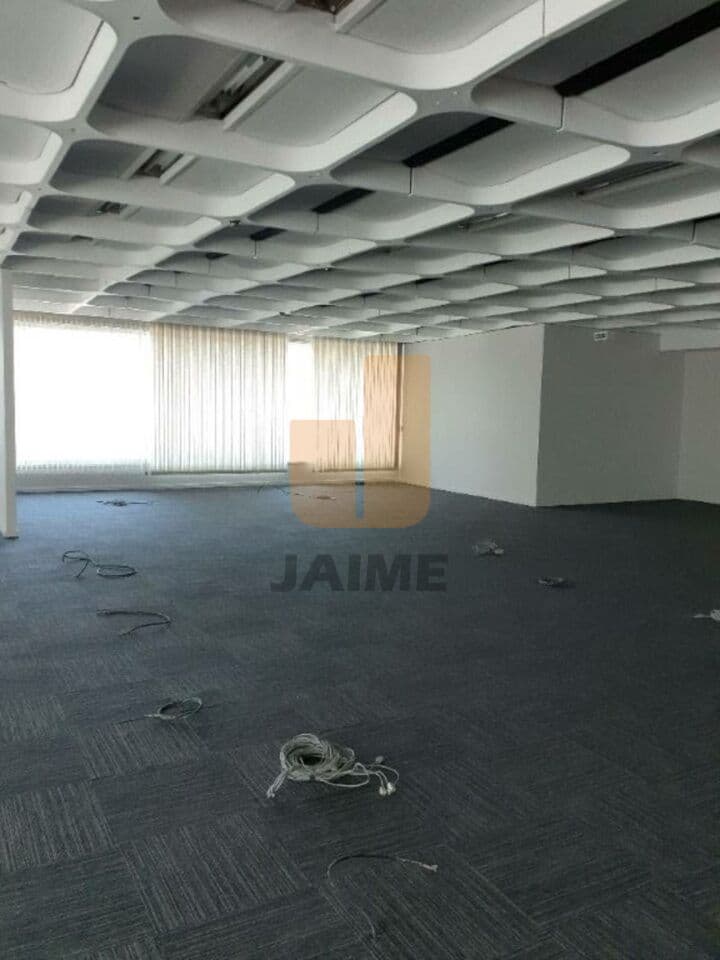 Comercial na AV Maria Coelho Aguiar — Jardim São Luís, São Paulo