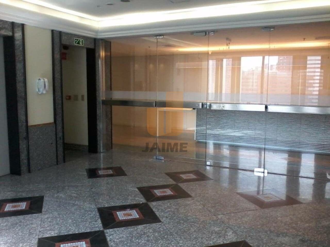 Comercial na AV Eusébio Matoso — Pinheiros, São Paulo