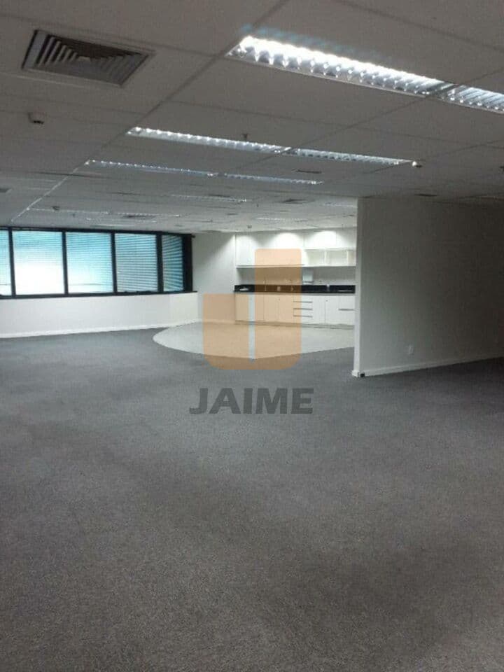 Comercial na AV Eusébio Matoso — Pinheiros, São Paulo - foto 3