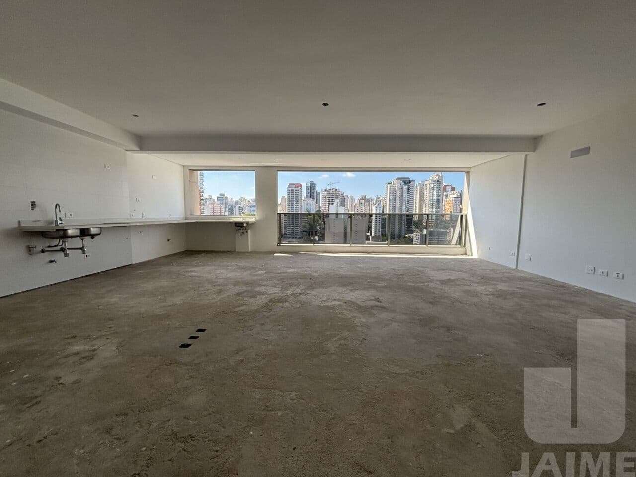 Apartamento de 4 dormitórios na R Campevas — Perdizes, São Paulo