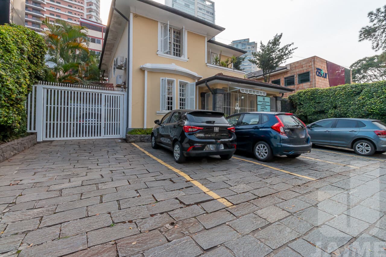 Comercial na AV Pacaembu — Pacaembu, São Paulo - foto 2