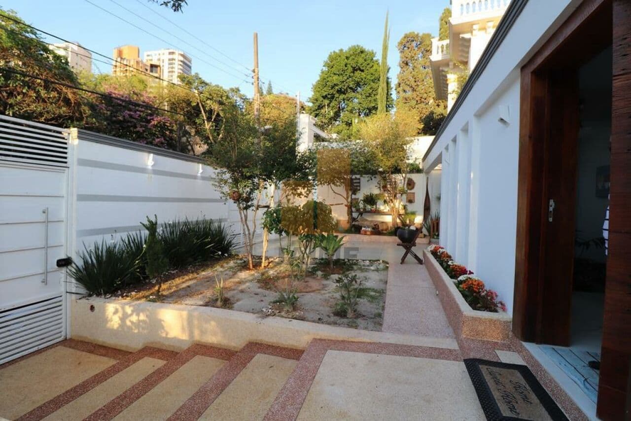Casa de 4 dormitórios na R ITAPEMIRIM — Higienópolis, São Paulo - foto 2