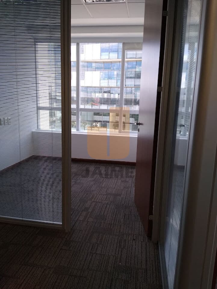 Comercial na R Surubim — Cidade Monções, São Paulo