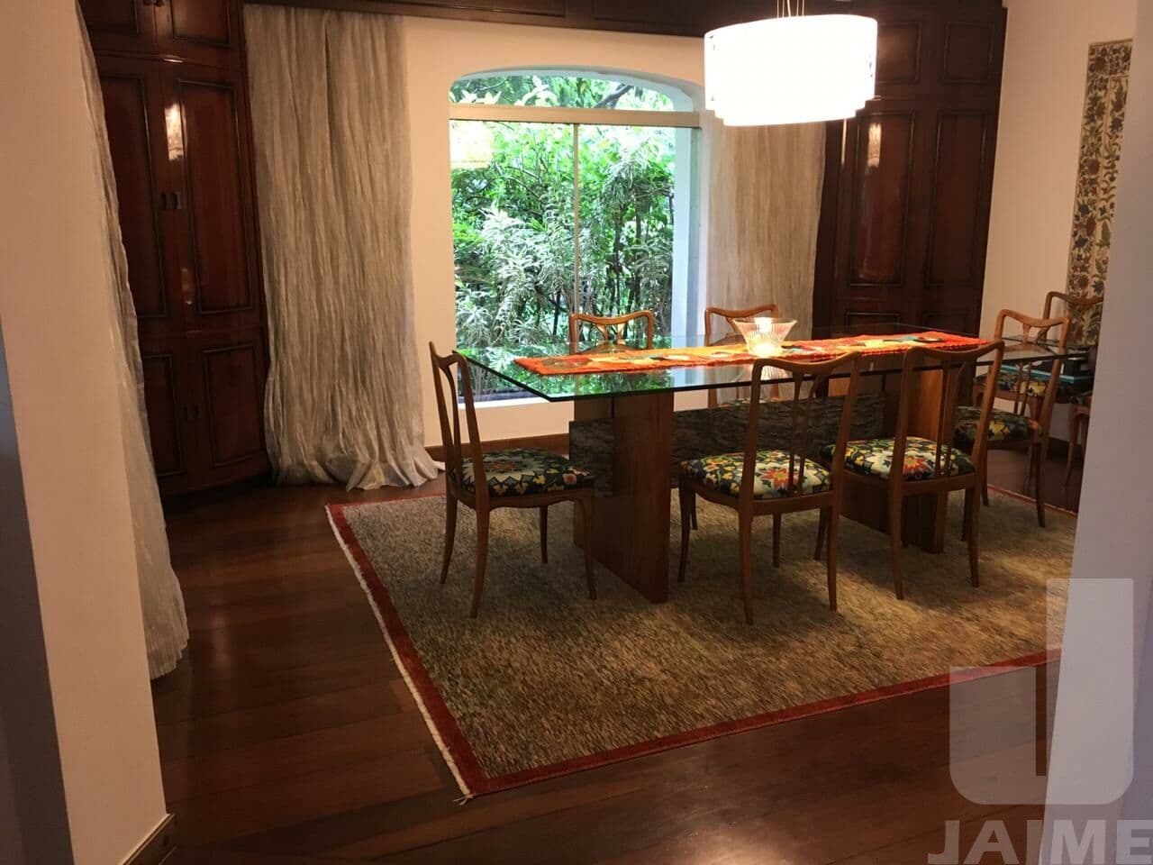 Apartamento em Alto de Pinheiros