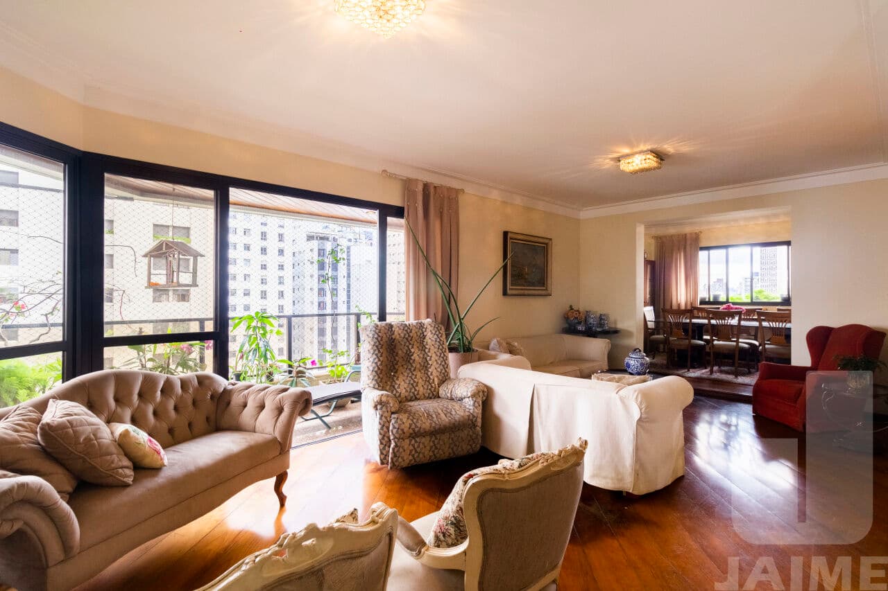 Apartamento de 3 dormitórios na R TURIASSU — Perdizes, São Paulo