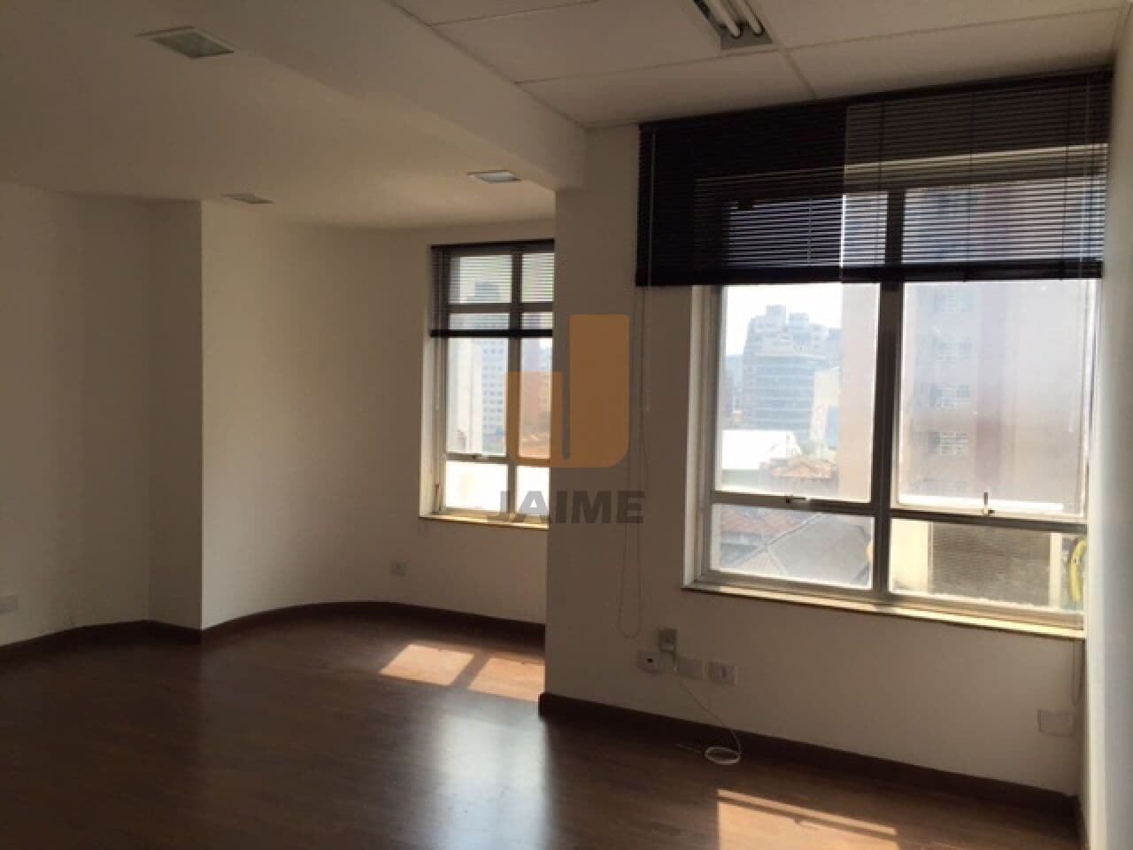 Comercial na AV Da Liberdade — Liberdade, São Paulo - foto 4