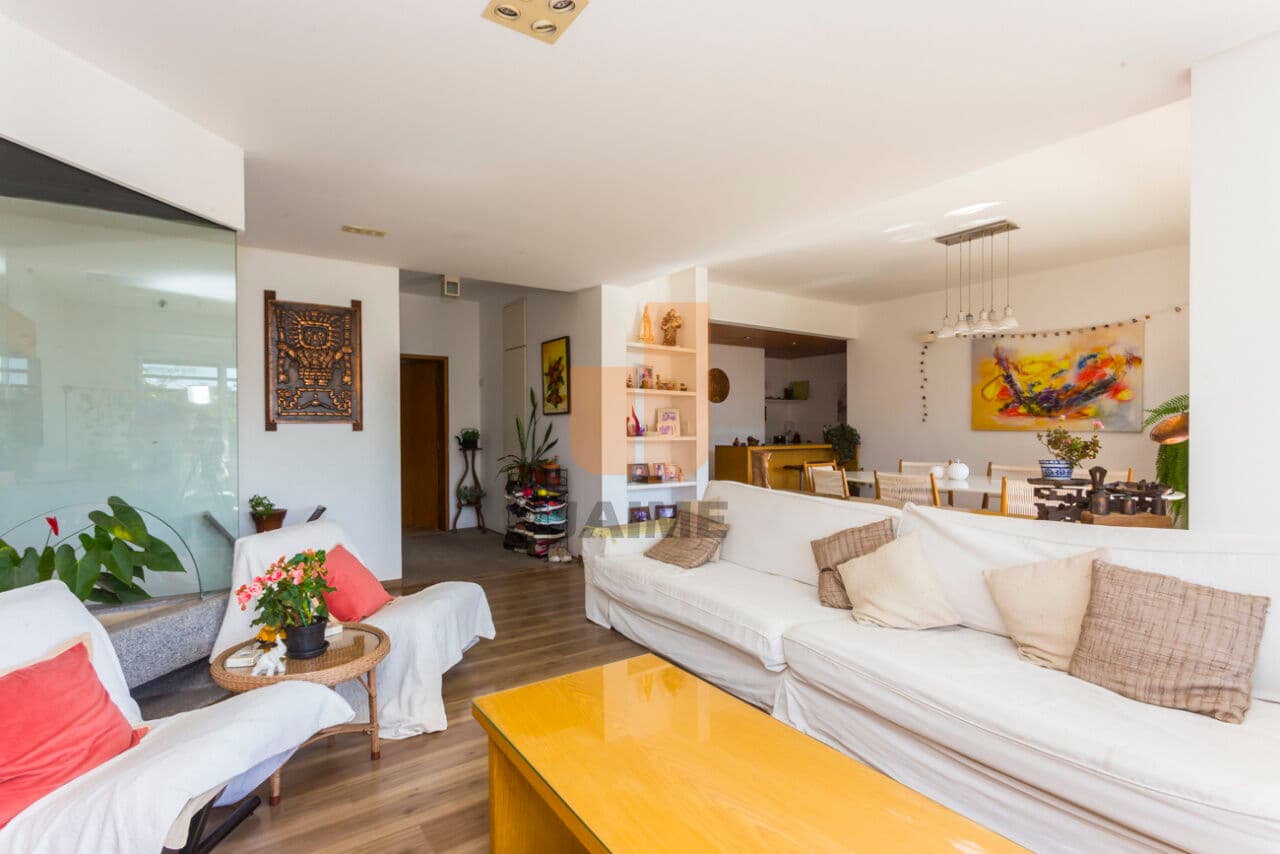 Casa de 4 dormitórios na R Itaquera — Pacaembu, São Paulo - foto 4