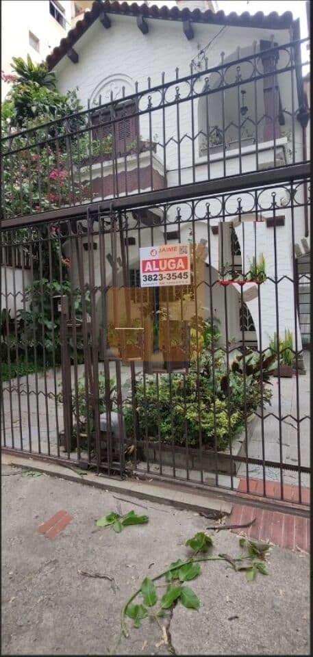 Casa de 3 dormitórios na R Aureliano Coutinho — Vila Buarque, São Paulo
