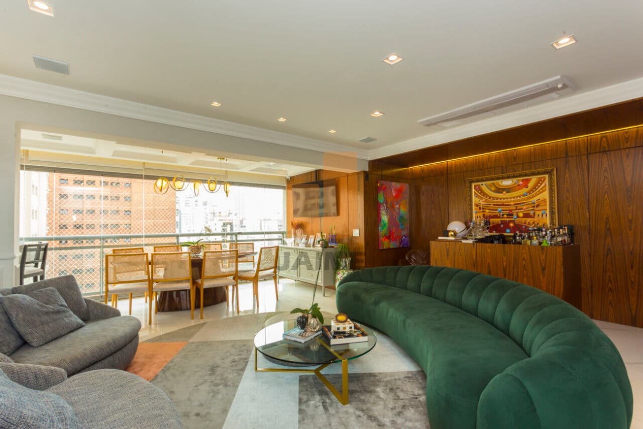 Apartamento de 3 dormitórios na R Caiubi — Perdizes, São Paulo