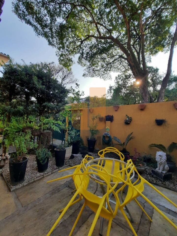 Casa de 3 dormitórios na R Cássio Martins Vilaça — Pacaembu, São Paulo
