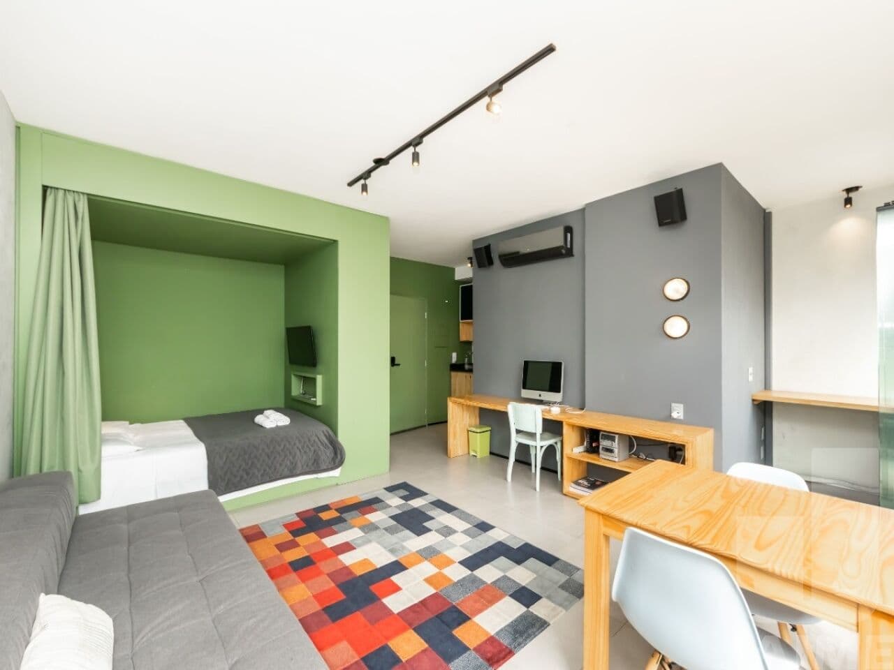Apartamento de 1 dormitório na R Das Palmeiras — Higienópolis, São Paulo