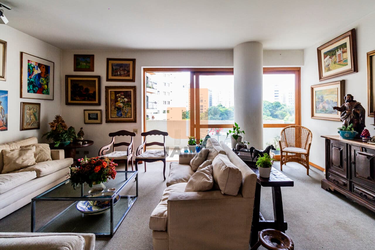 Apartamento de 3 dormitórios na R SERGIPE — Higienópolis, São Paulo