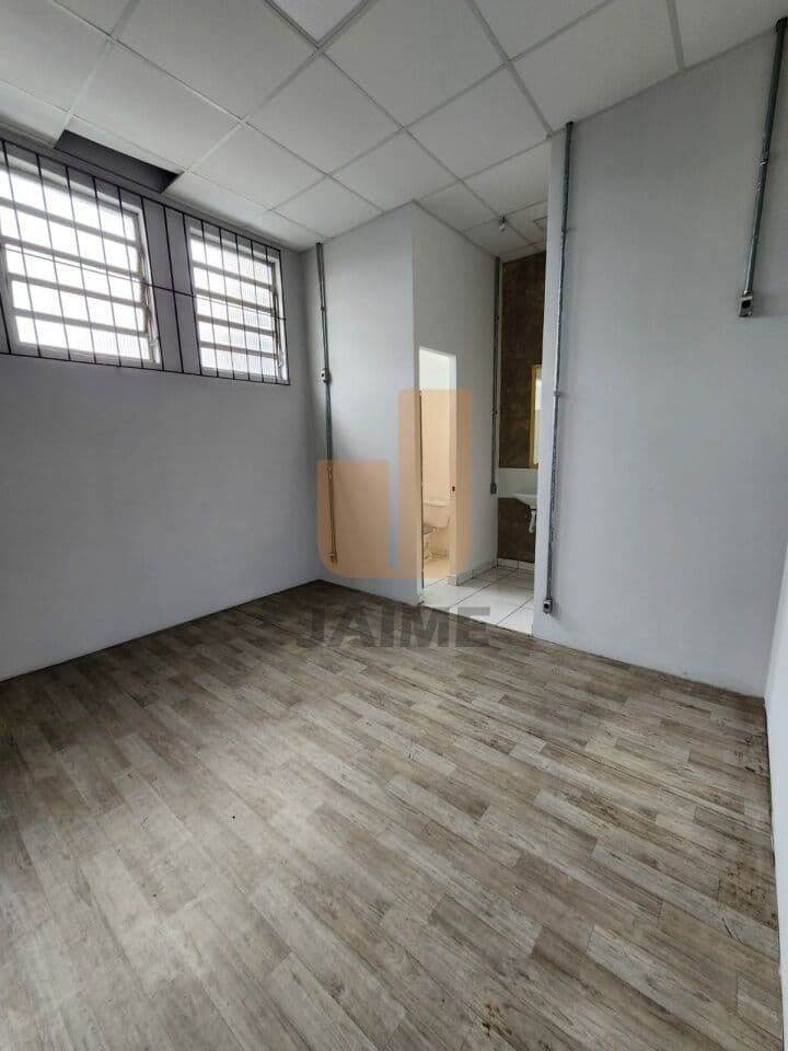 Comercial na AL RIBEIRO DA SILVA — Campos Elíseos, São Paulo - foto 4