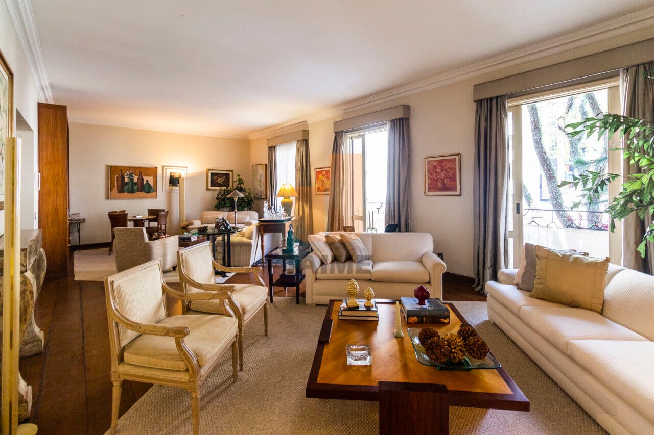 Apartamento de 3 dormitórios na R Bahia — Higienópolis, São Paulo