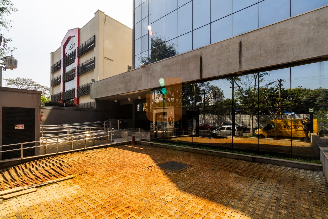Comercial na R Tenente Alberto Spicciati — Várzea da Barra Funda, São Paulo - foto 2