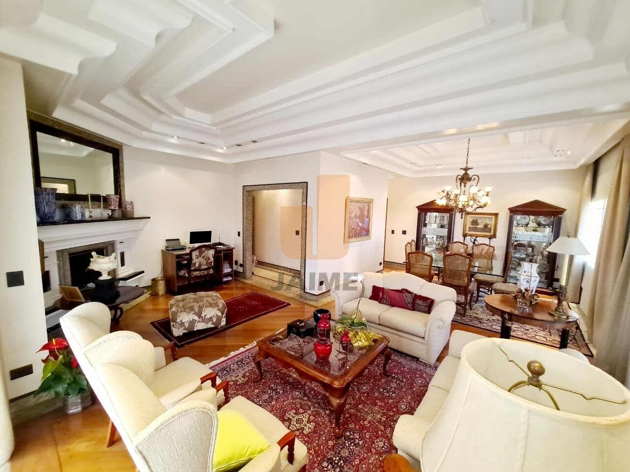 Apartamento de 3 dormitórios na R Gaivota — Moema, São Paulo