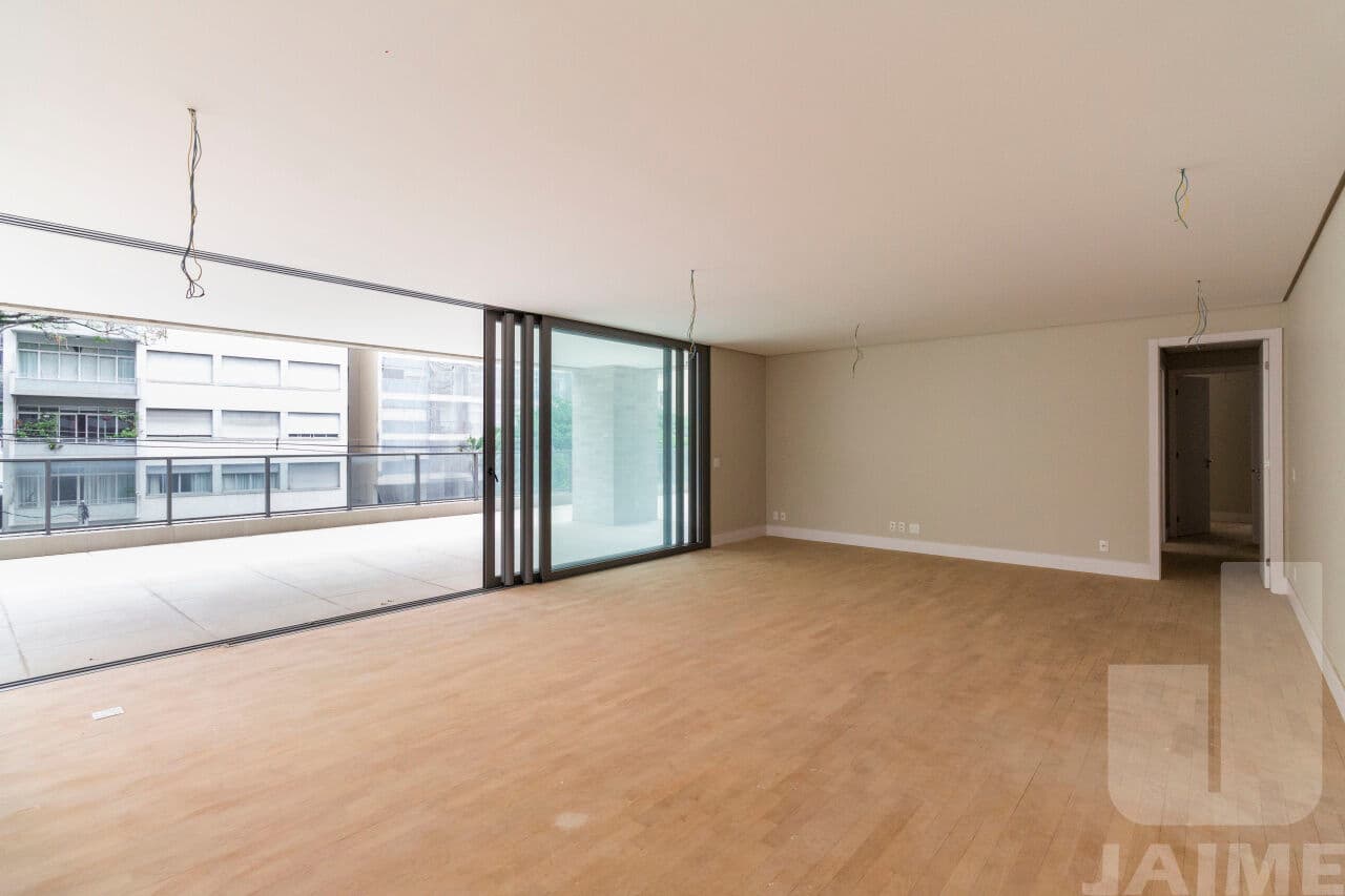 Apartamento de 4 dormitórios na R Doutor Veiga Filho — Higienópolis, São Paulo