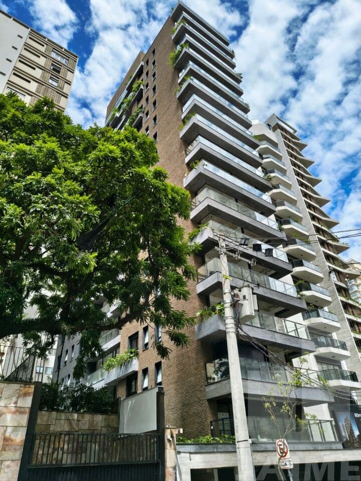 Apartamento de 2 dormitórios na R Padre João Manuel — Cerqueira César, São Paulo