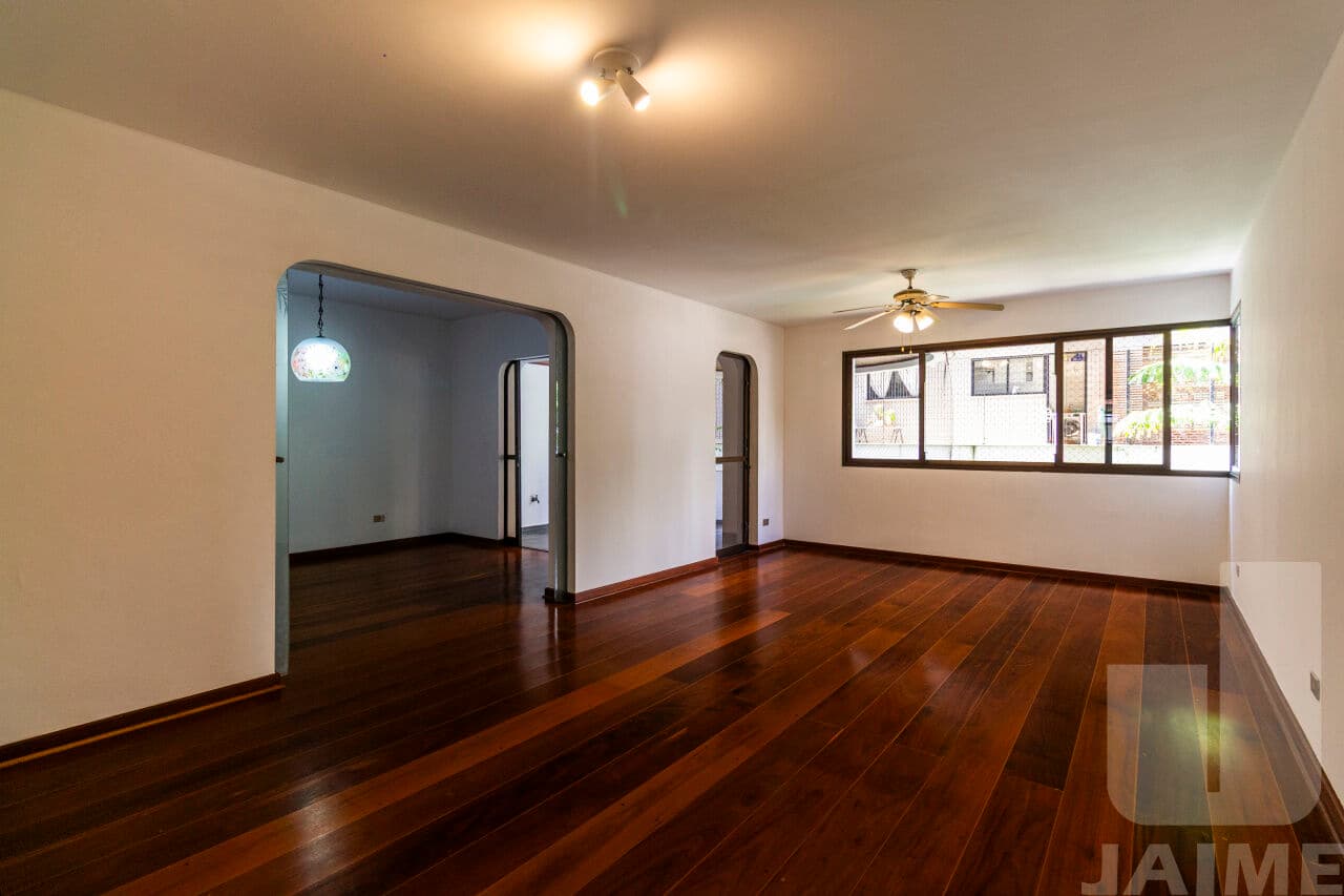 Apartamento de 4 dormitórios na R São Geraldo — Perdizes, São Paulo