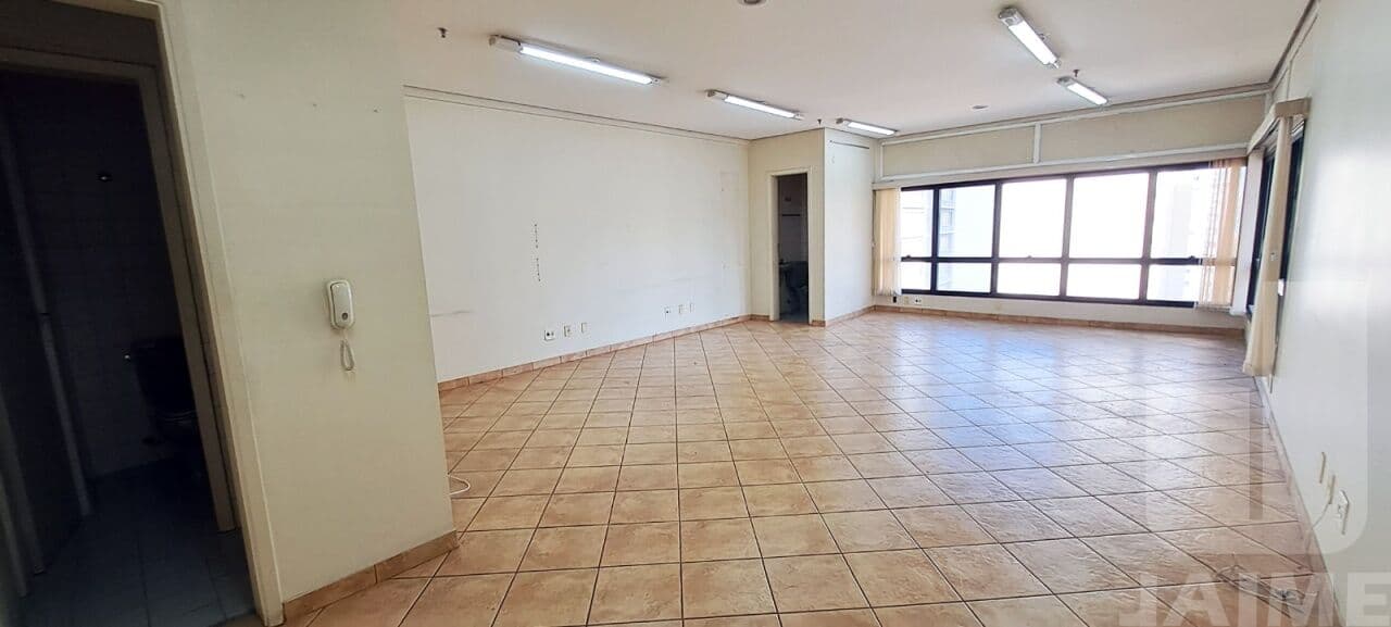 Comercial na R TURIASSU — Perdizes, São Paulo